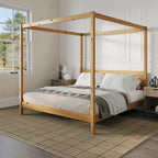 Lit King size à baldaquin minimaliste noir/pin naturel, pin massif et MDF, sans sommier à ressorts, 79,63" de large