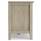 Meuble TV/Média WYNDENHALL Norfolk en BOIS MASSIF de 72 pouces de large pour téléviseurs jusqu'à 80 pouces - 72 L x 17,5 P x 26 H