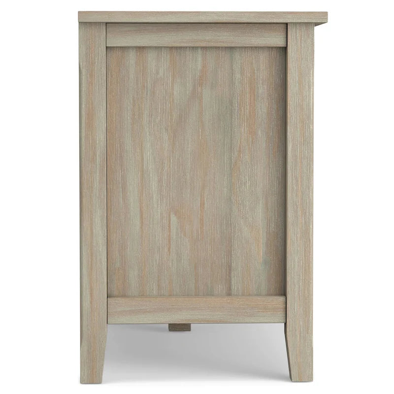 Meuble TV/Média WYNDENHALL Norfolk en BOIS MASSIF de 72 pouces de large pour téléviseurs jusqu'à 80 pouces - 72 L x 17,5 P x 26 H