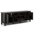 Meuble TV/Média WYNDENHALL Norfolk en BOIS MASSIF de 72 pouces de large pour téléviseurs jusqu'à 80 pouces - 72 L x 17,5 P x 26 H
