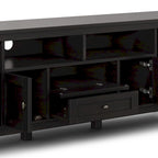 Meuble TV/Média WYNDENHALL Norfolk en BOIS MASSIF de 72 pouces de large pour téléviseurs jusqu'à 80 pouces - 72 L x 17,5 P x 26 H