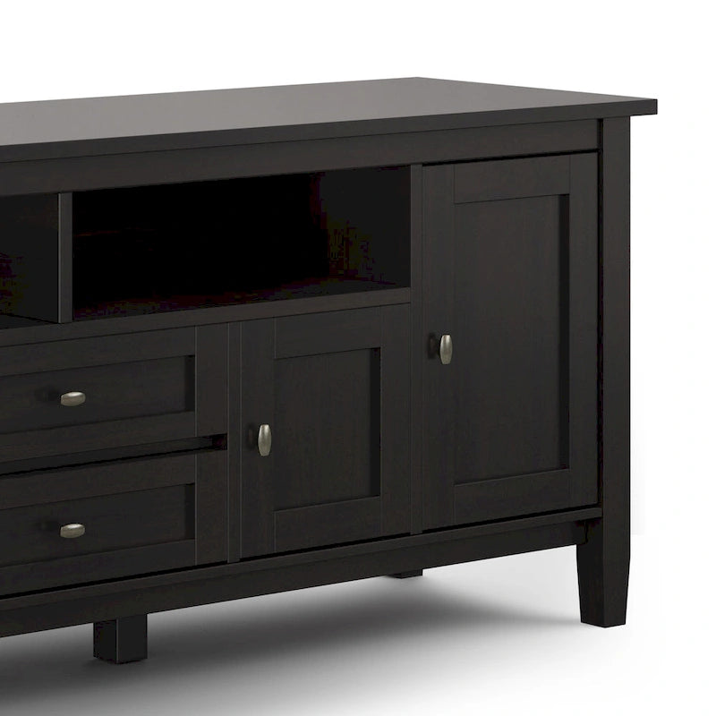 Meuble TV/Média WYNDENHALL Norfolk en BOIS MASSIF de 72 pouces de large pour téléviseurs jusqu'à 80 pouces - 72 L x 17,5 P x 26 H