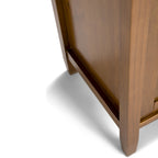 Meuble TV/Média WYNDENHALL Norfolk en BOIS MASSIF de 72 pouces de large pour téléviseurs jusqu'à 80 pouces - 72 L x 17,5 P x 26 H