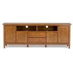 Meuble TV/Média WYNDENHALL Norfolk en BOIS MASSIF de 72 pouces de large pour téléviseurs jusqu'à 80 pouces - 72 L x 17,5 P x 26 H