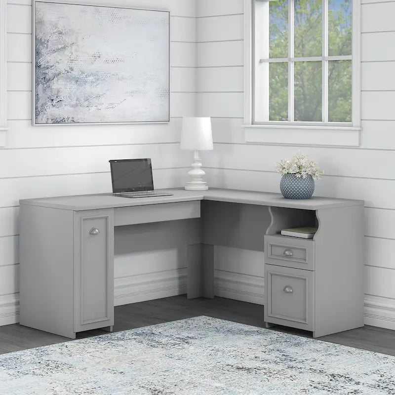 Bureau en L, 60 po de largeur, 1 tiroir classeur, 1 tiroir de rangement, 1 tablette pour clavier, armoire de rangement, gris Cap Cod/gris planches