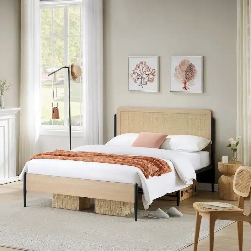 Lit avec tête de lit incurvée en rotin, MDF et métal, sans sommier tapissier, 317,5 kg, Double/Queen