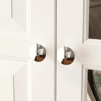 Armoire penderie blanche/marron foncé avec porte miroir, 3 portes, tringle à vêtements, 3 tiroirs et 4 étagères