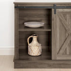 Meuble TV rustique en bois de ferme de 152 cm avec console de rangement et portes coulissantes de grange pour centre de divertissement