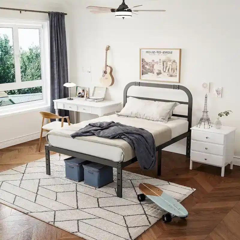 Cadre de lit en métal noir avec tête de lit, H 14 po, 2500 lb, simple/simple XL/grand/très grand, 1 personne